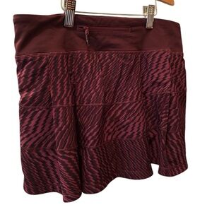 Lululemon women’s purple & black tennis skirt size 6 regular